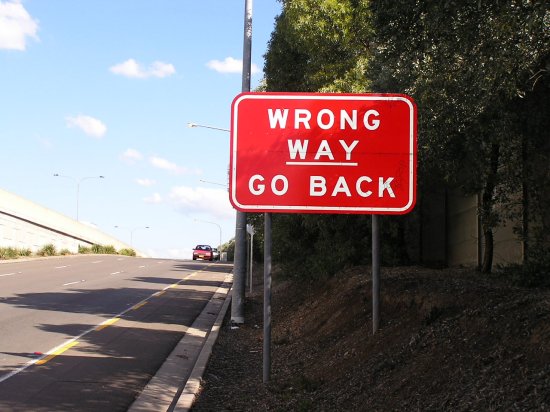 http://expressway.paulrands.com/oldsite/photogallery/signs/general/regulatory/images/wrongway.jpg
